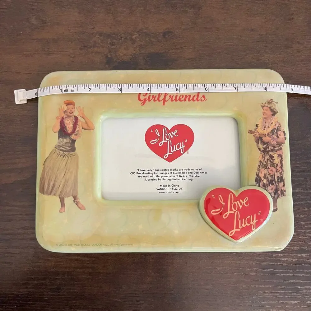 I Love Lucy pictures measures box